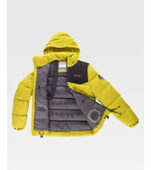 PARKA CON CAPUCHA Y RELLENO DE PLUMAS