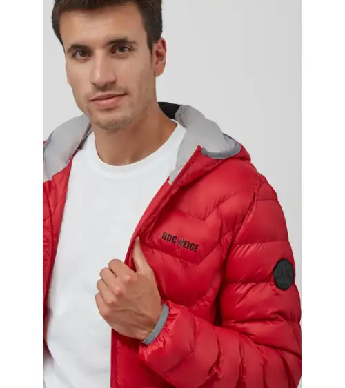 CHAQUETA CON CAPUCHA Y RELLENO SOSTENIBLE granate frente 1