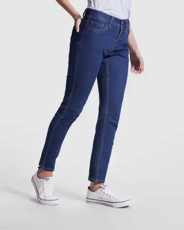 PANTALÓN VAQUERO SEMIENTALLADO PARA MUJER